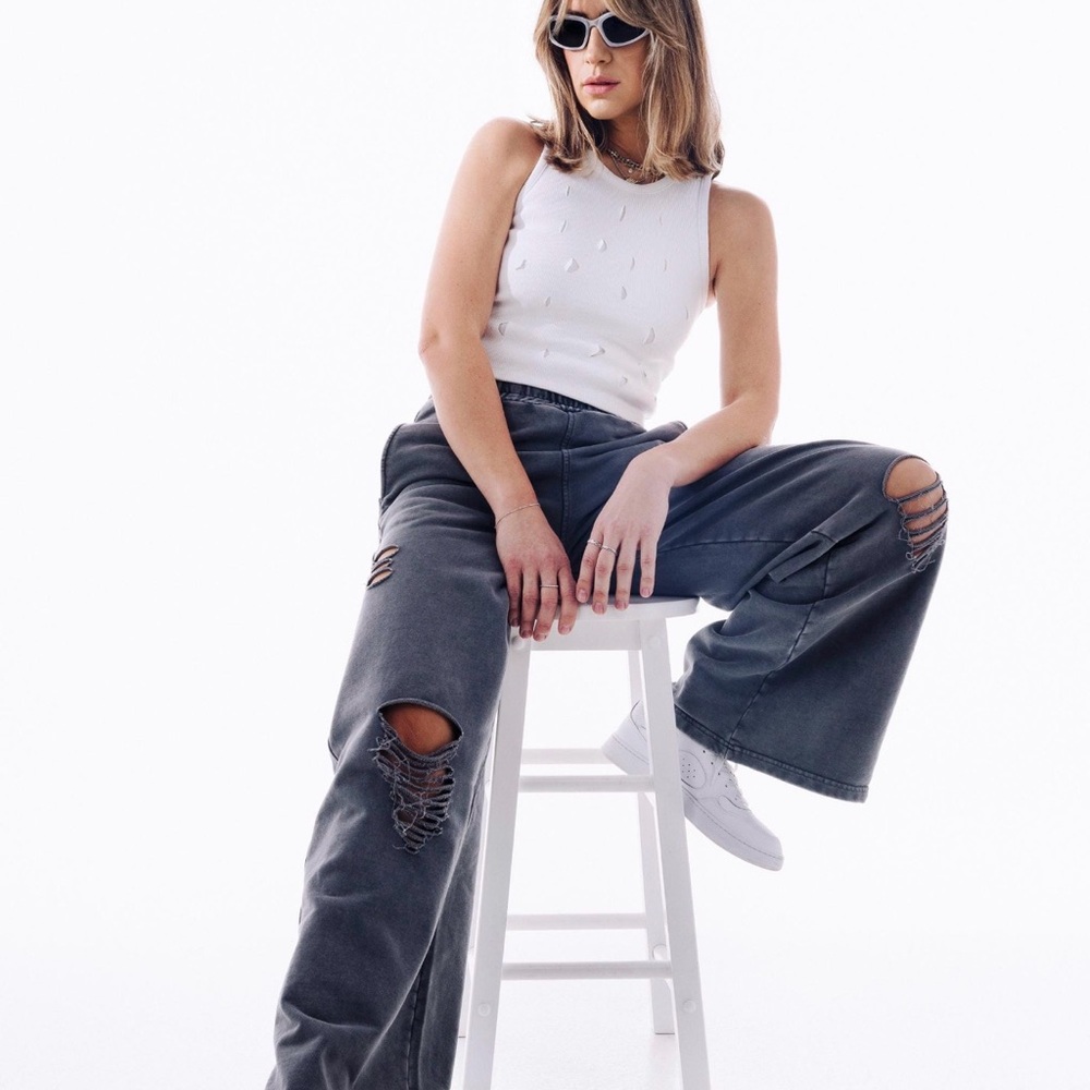 Wide Leg Distressed Women's Jeans - Charcoal Gray - Picture 3 of 7